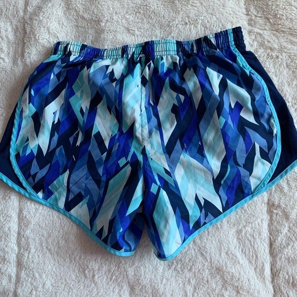 Nike DRI-FIT running shorts with liner (kids L) - Picture 2 of 3